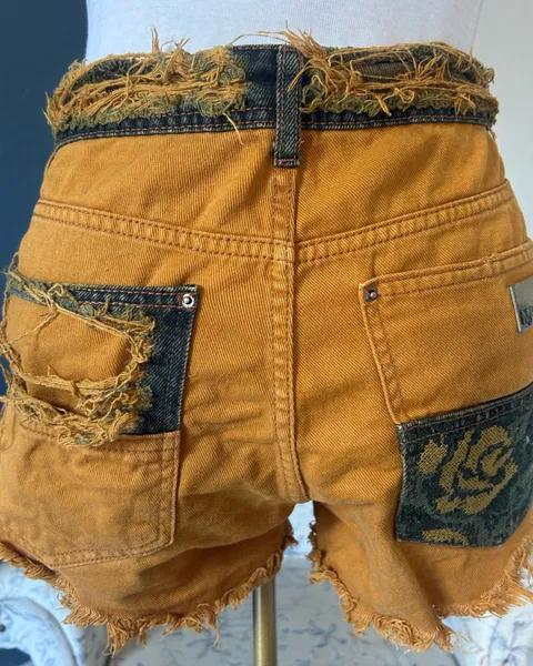 Short Jeans My Favorite Things mostarda com bordado