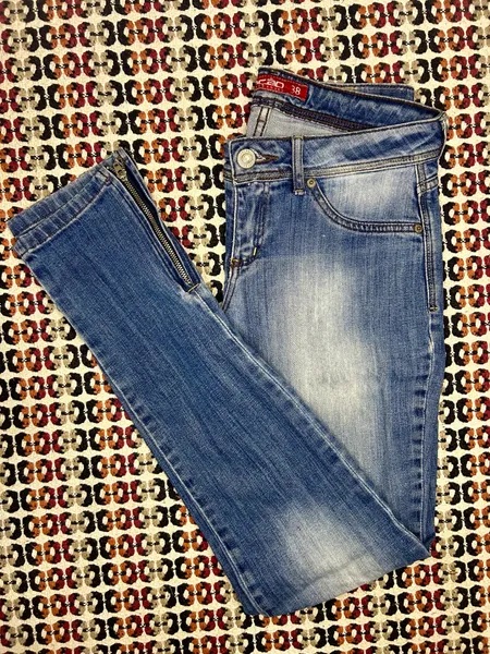 Calça Jeans Opção Skinny Estonada Tamanho 38