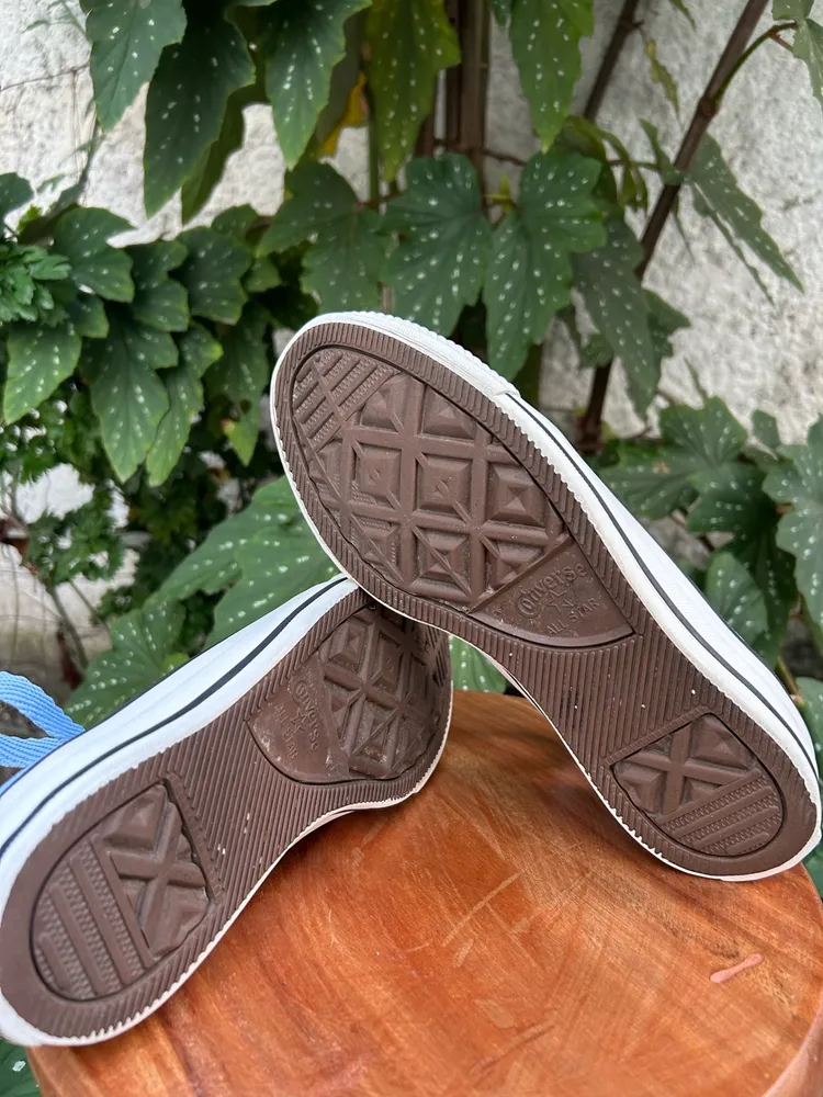 Tênis Converse All Star Chuck Taylor cano baixo na cor Azul