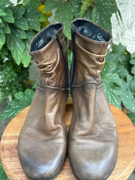 Bota Cano Curto Gabor em Couro Legítimo