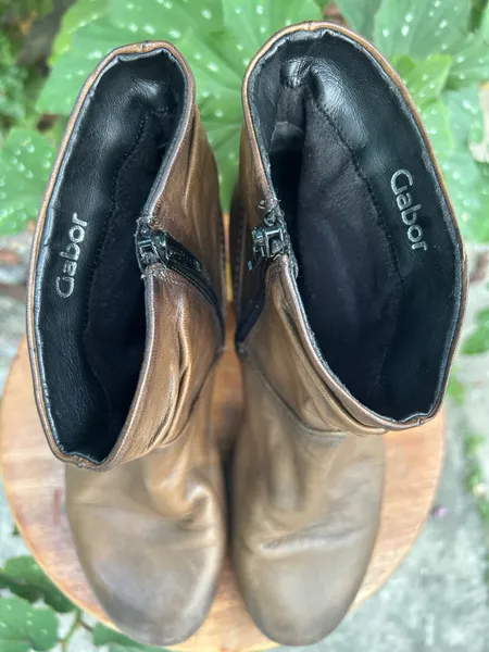 Bota Cano Curto Gabor em Couro Legítimo