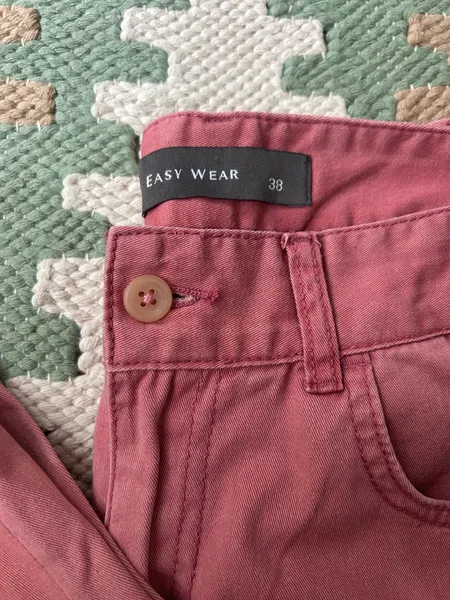 Calça Easy Wear rosa antigo  Sarja Reta tamanho 38