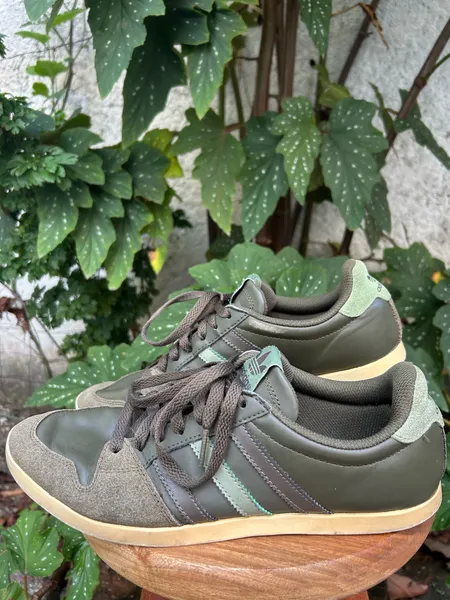 Tênis Adidas Verde Militar