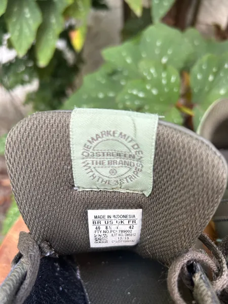 Tênis Adidas Verde Militar