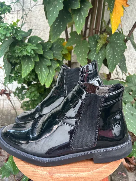 Bota  Chelsea Fame Verniz Preta