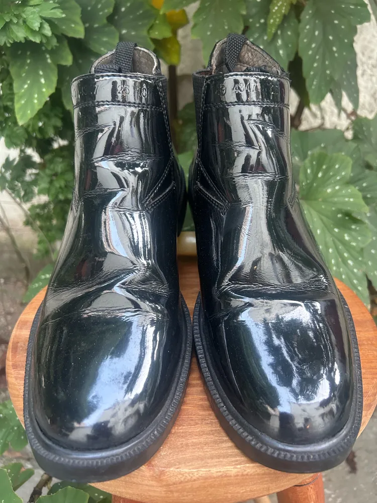 Bota  Chelsea Fame Verniz Preta