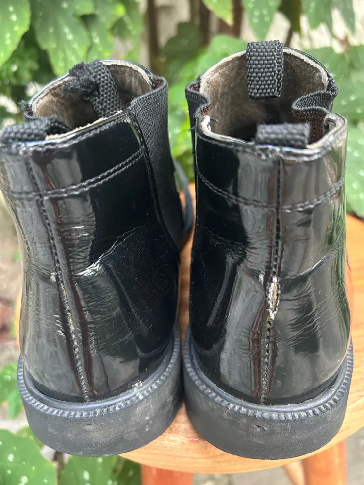 Bota  Chelsea Fame Verniz Preta
