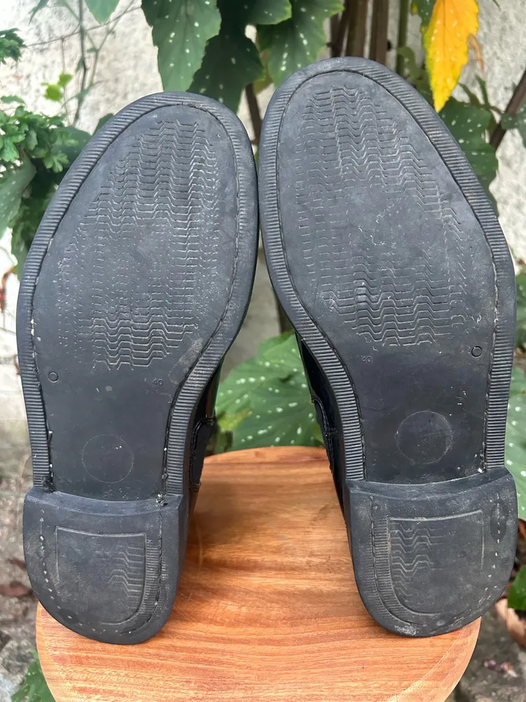 Bota  Chelsea Fame Verniz Preta