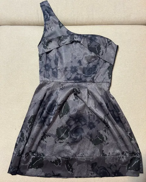 Vestido de Festa Oh Boy Acetinado Um Ombro Só