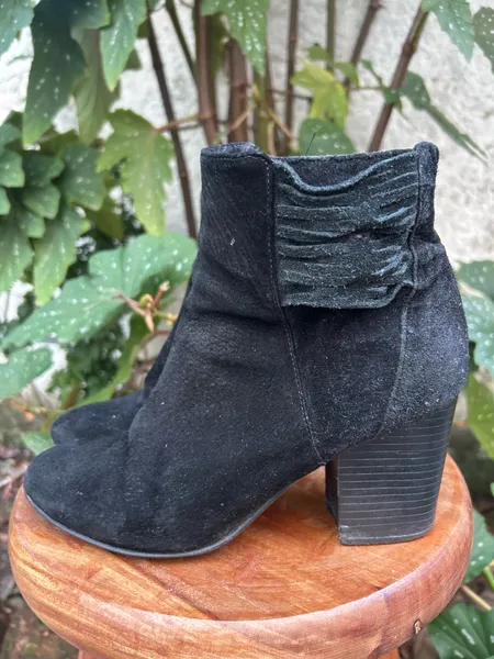 Bota Arezzo Cano Curto Camurça Preta Tam 35