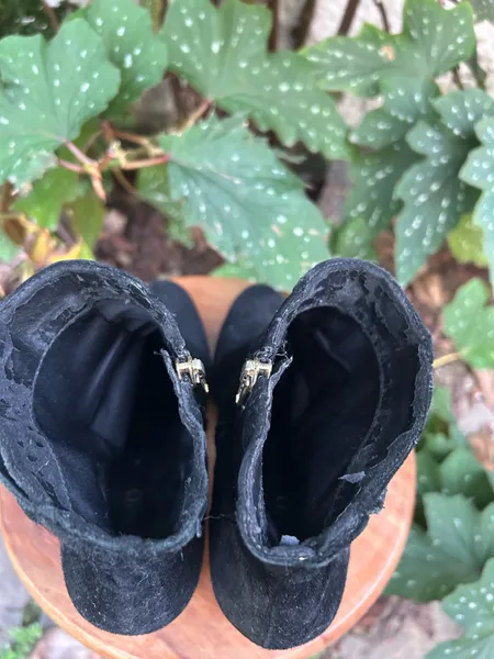 Bota Arezzo Cano Curto Camurça Preta Tam 35