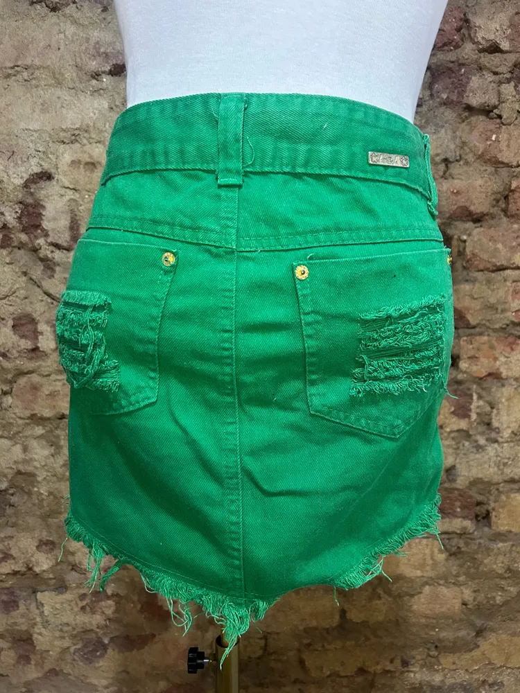 Saia Jeans Verde com barra desfiada
