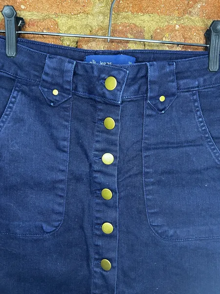 Saia Jeans Azul com Botões Frontais