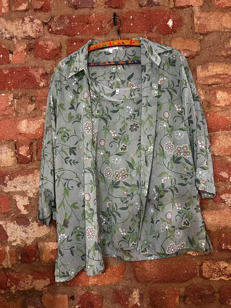 Conjunto Vintage 2 peças Camisa e Regata Verde Floral