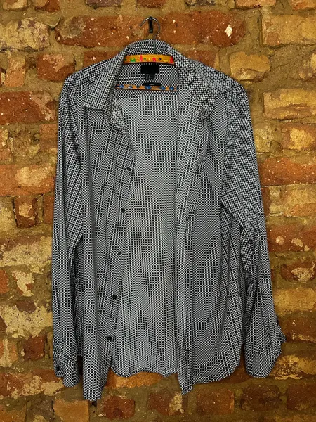 Camisa Geométrica Preta e Branca H&M Oversized G
