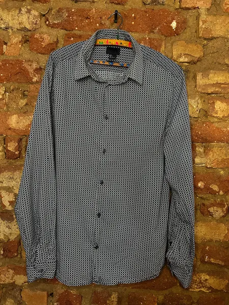 Camisa Geométrica Preta e Branca H&M Oversized G