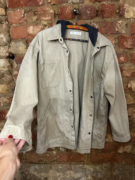Jaqueta Cargo Oversized Cáqui Com Capuz Zara