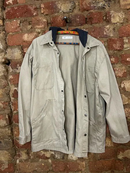 Jaqueta Cargo Oversized Cáqui Com Capuz Zara