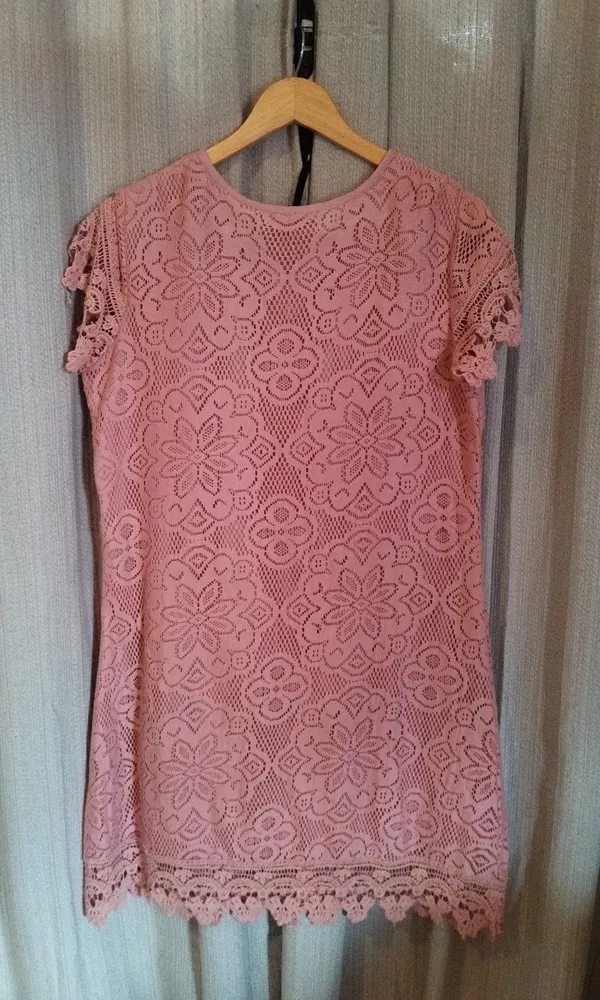 Vestido Curto em Renda Guipure Rosa  Tam M (42/44)