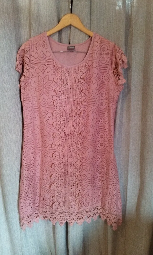 Vestido Curto em Renda Guipure Rosa  Tam M (42/44)