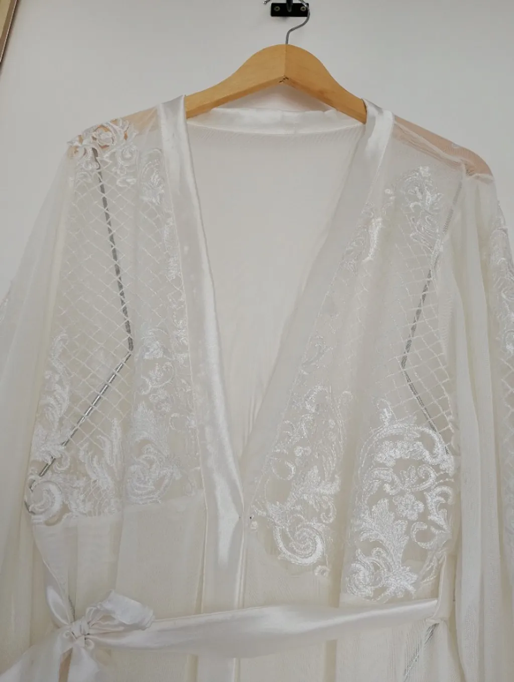 Roupão em Tule Bordado