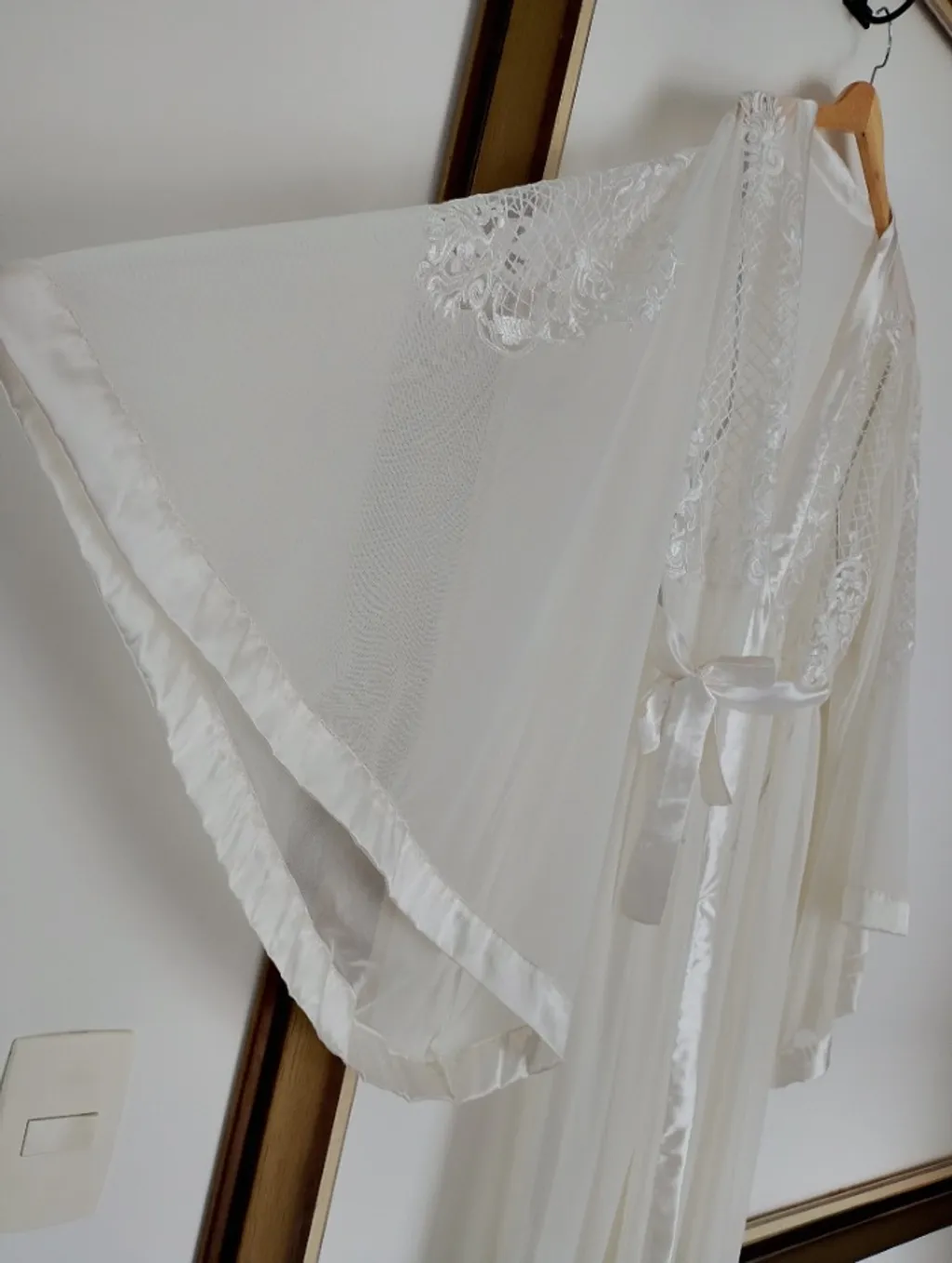 Roupão em Tule Bordado