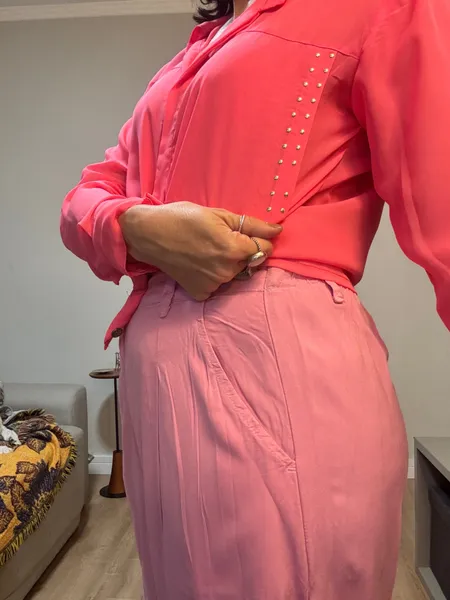 Camisa levemente transparente