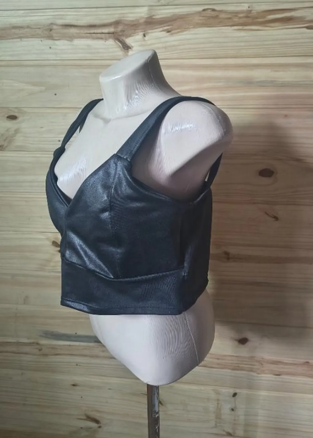 cropped preto metalizado