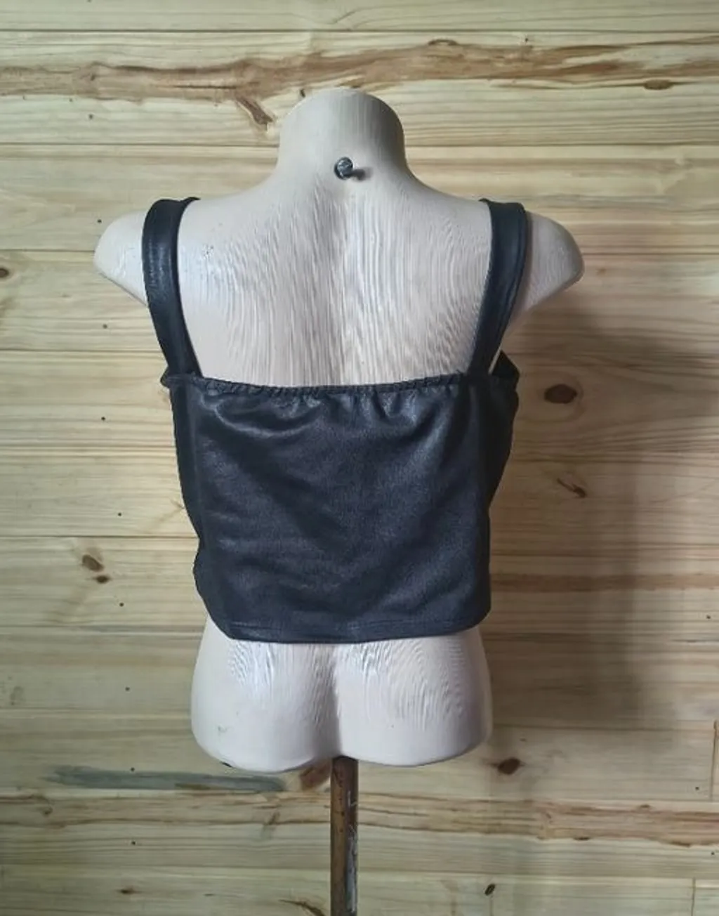 cropped preto metalizado