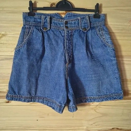 short mom jeans vintage