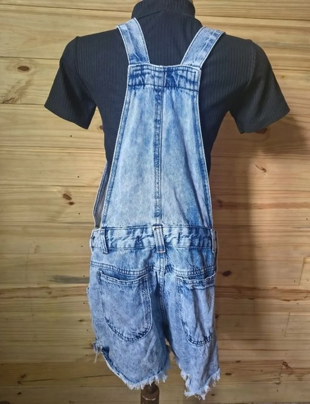 macacão jardineira jeans