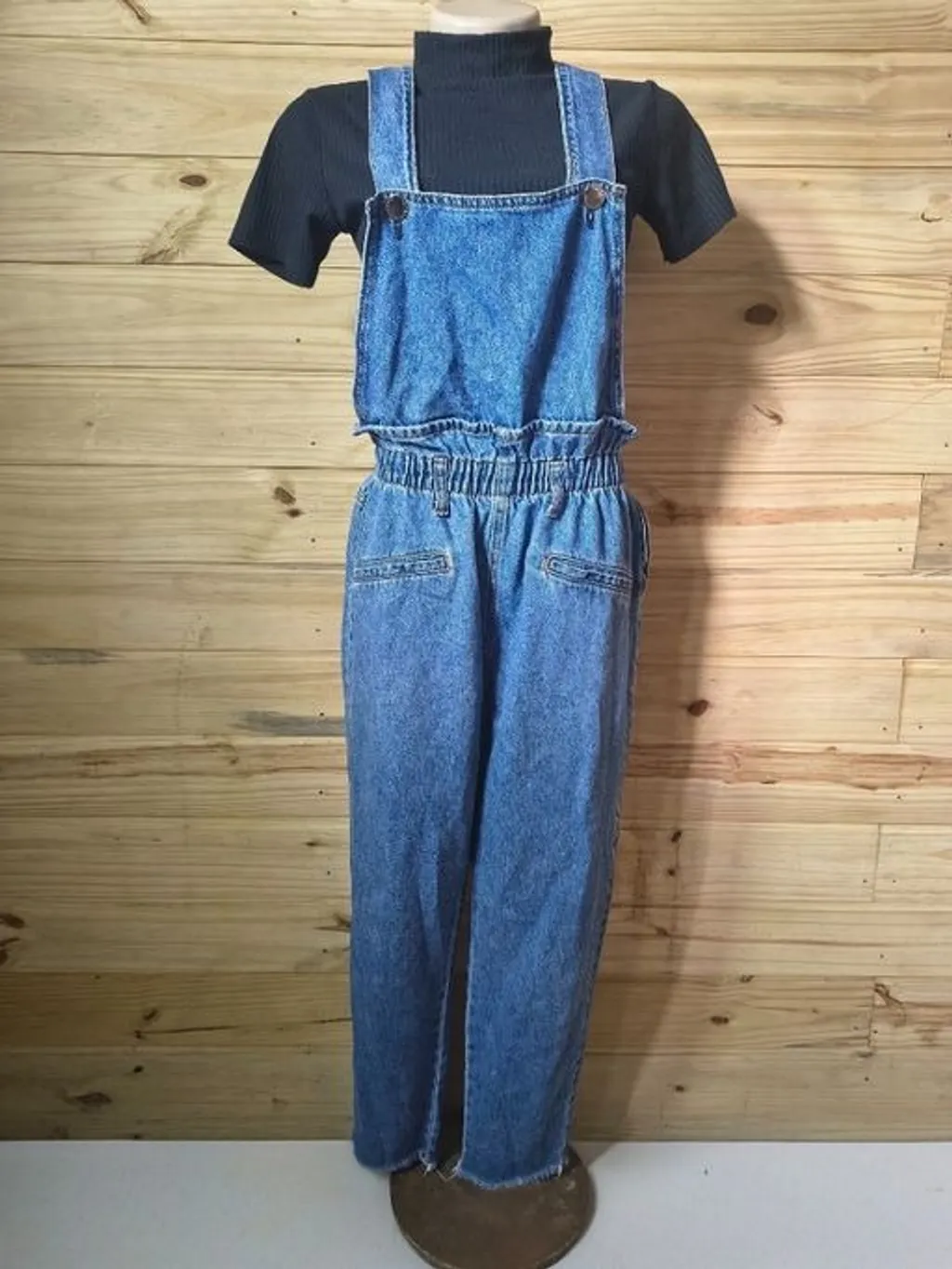 macacão jeans jardineira hering