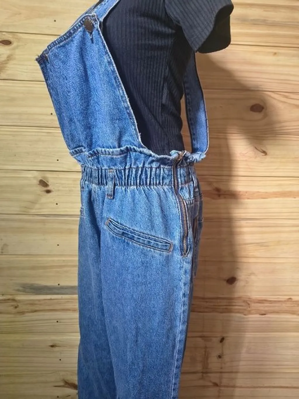 macacão jeans jardineira hering