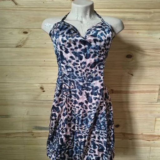 vestido curto cetim oncinha