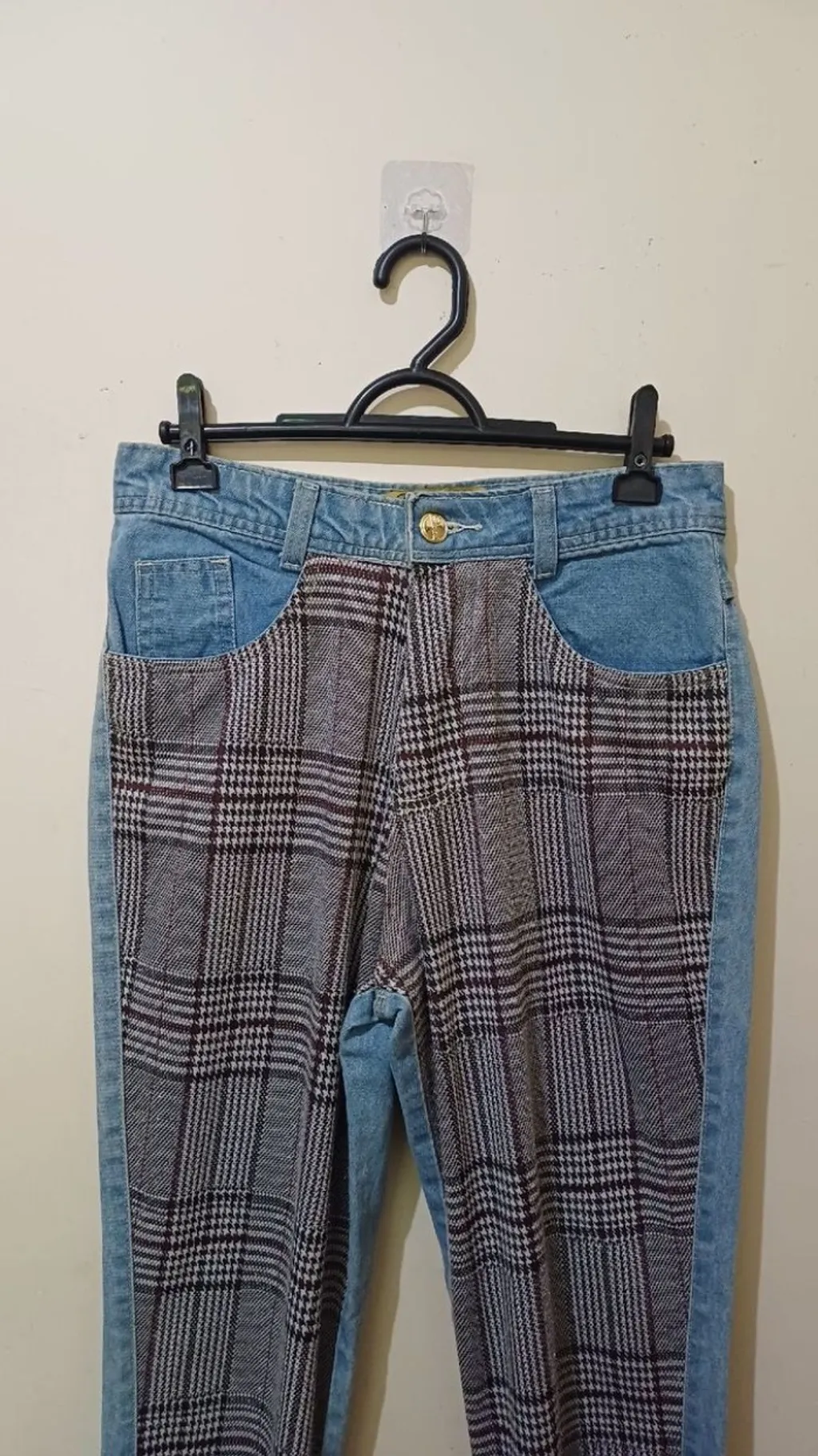 calça feminina xadrez e jeans