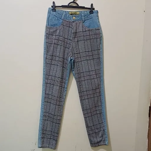 calça feminina xadrez e jeans