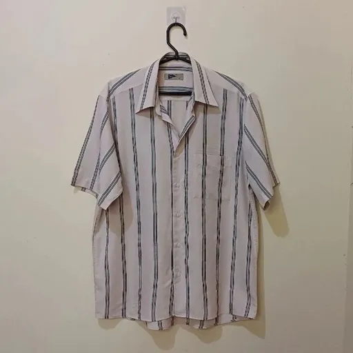 camisa social de botão listrada