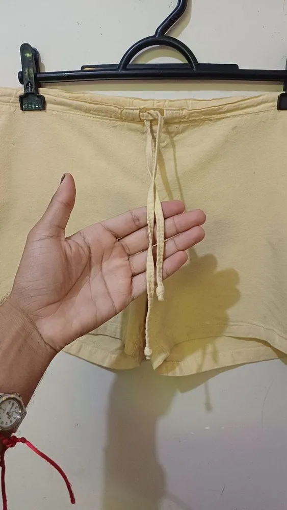 short feminino amarelo