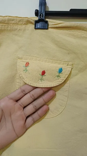 short feminino amarelo