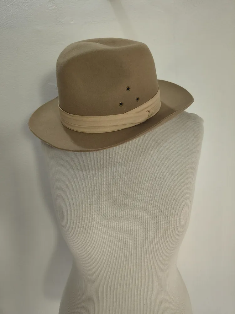 Chapéu Prada Safari vintage