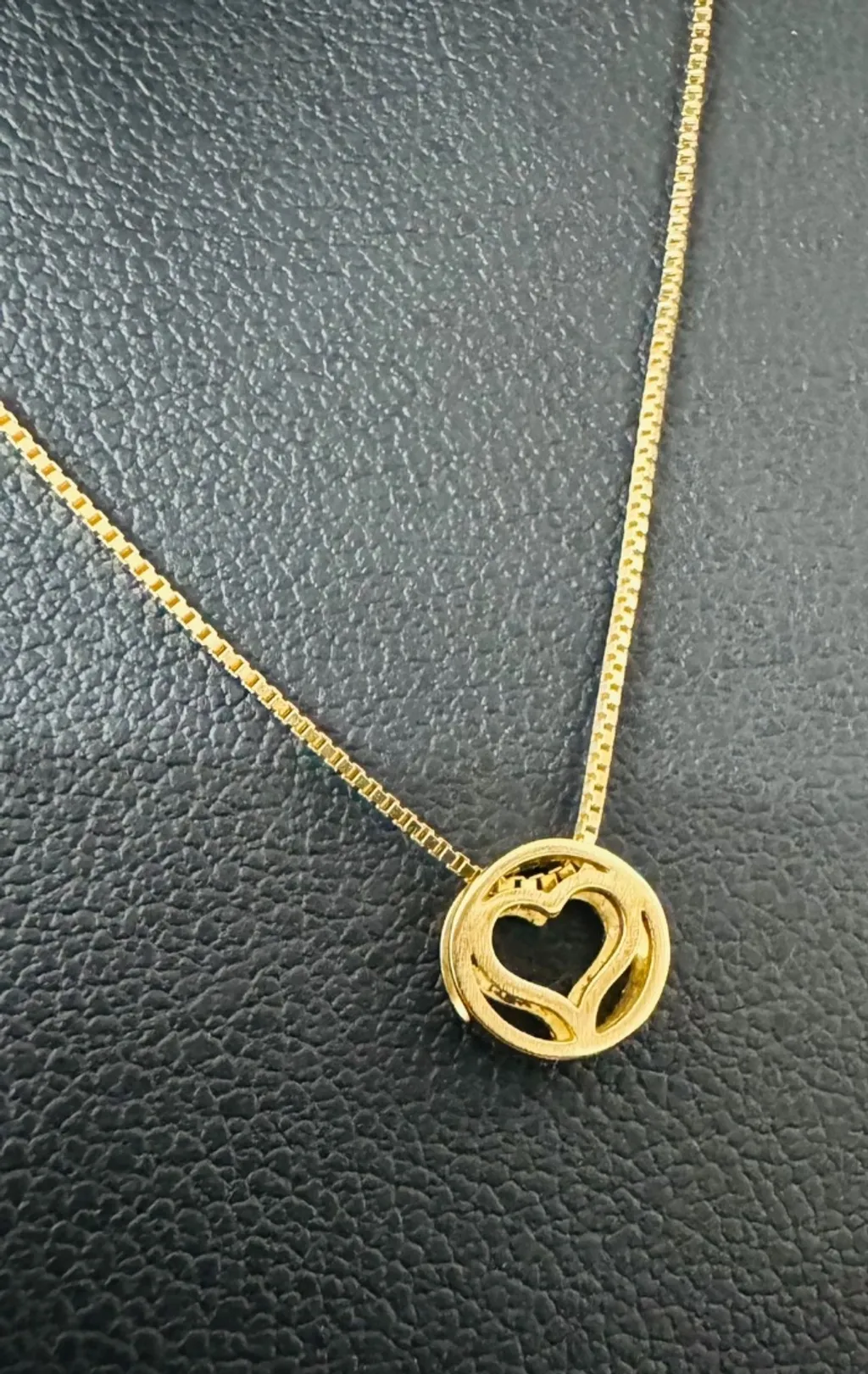 Colar e pingente Vivara coleção MAMA