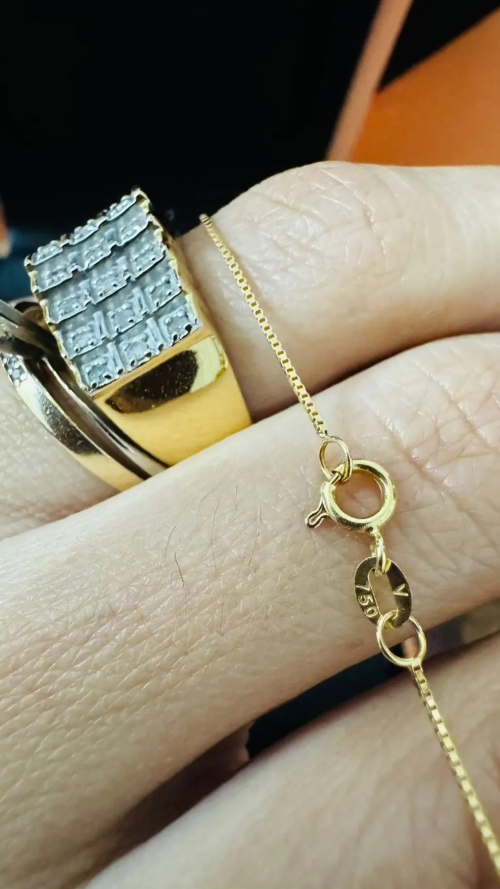 Colar e pingente Vivara coleção MAMA