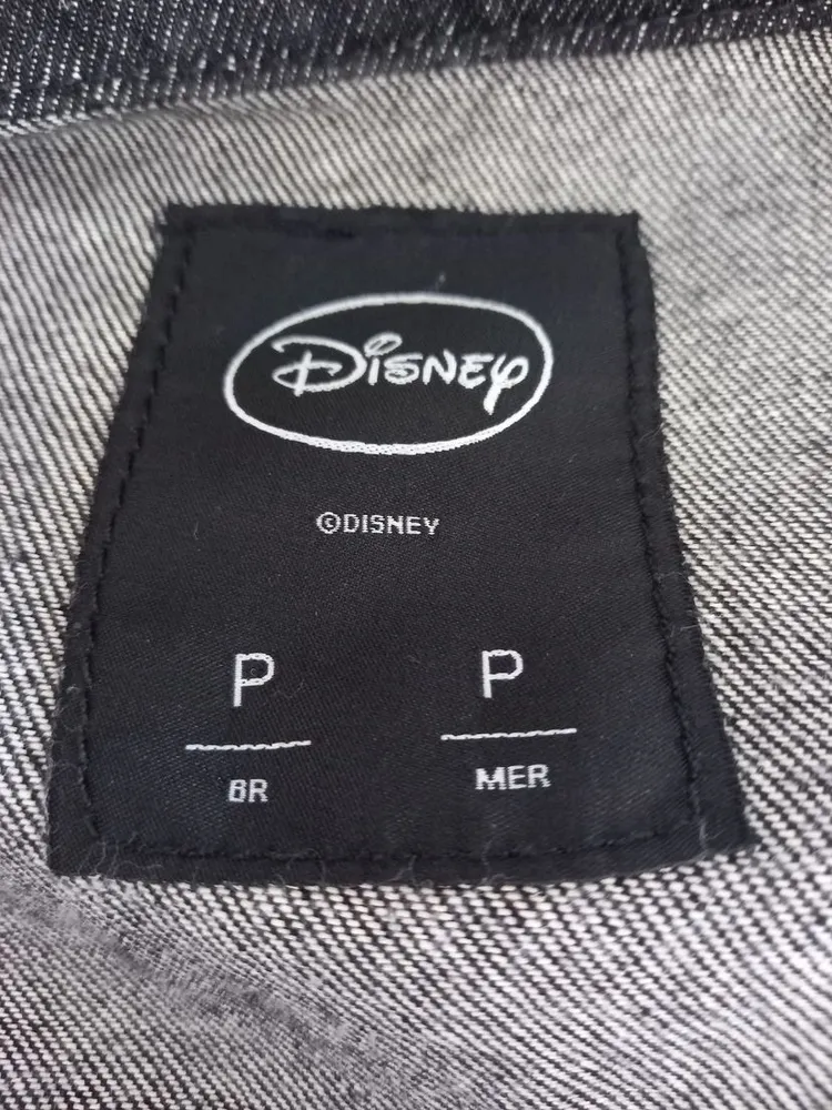 jaqueta preta com estampa do mickey