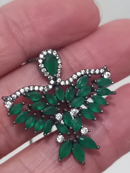 gargantilha verde