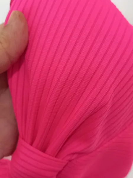 top pink em malha com bojo