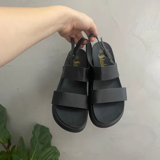 Sandalia Plataforma usada poucas vezes