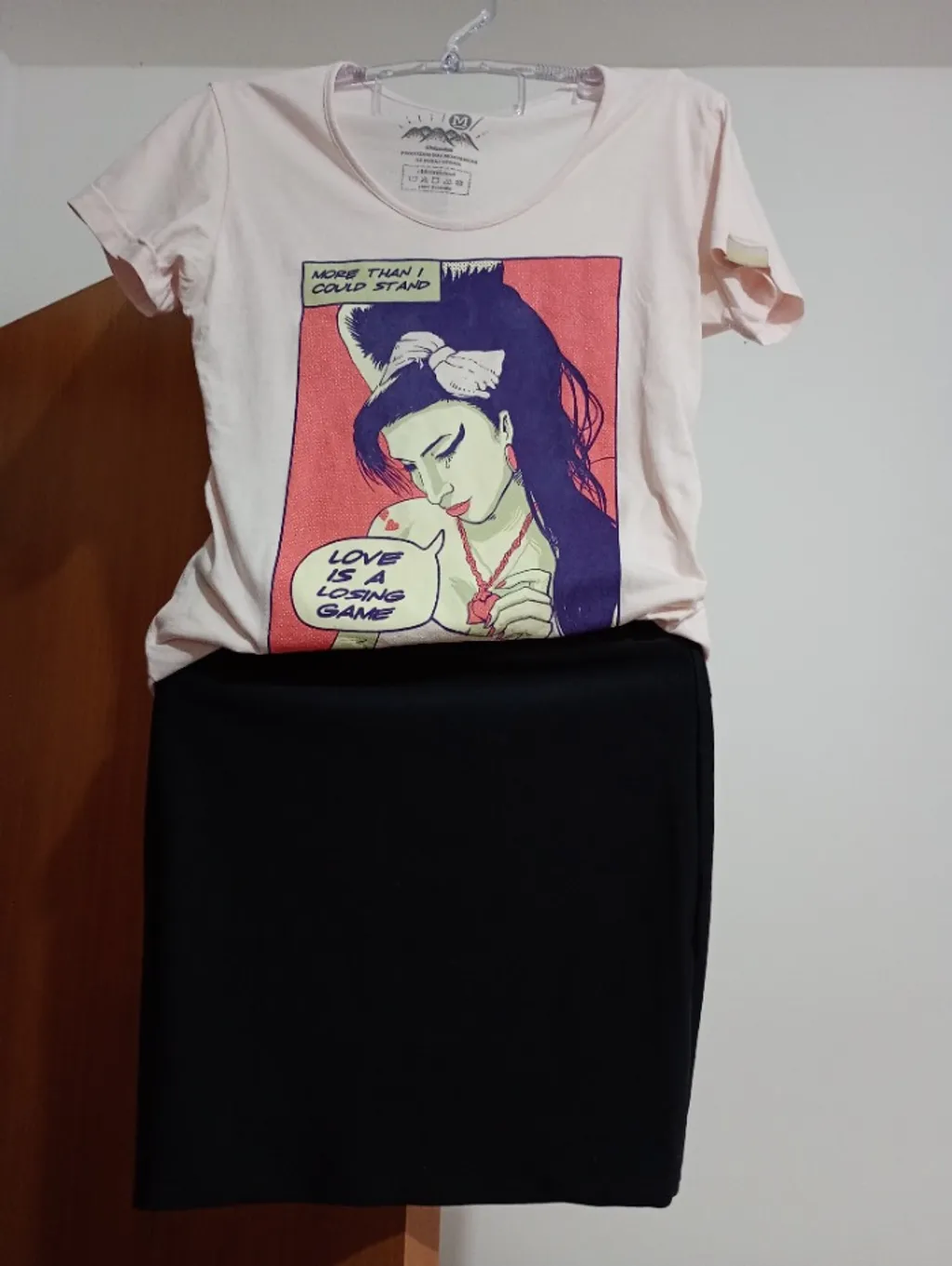 Combo t-shirt Amy Winehouse minissaia preta M