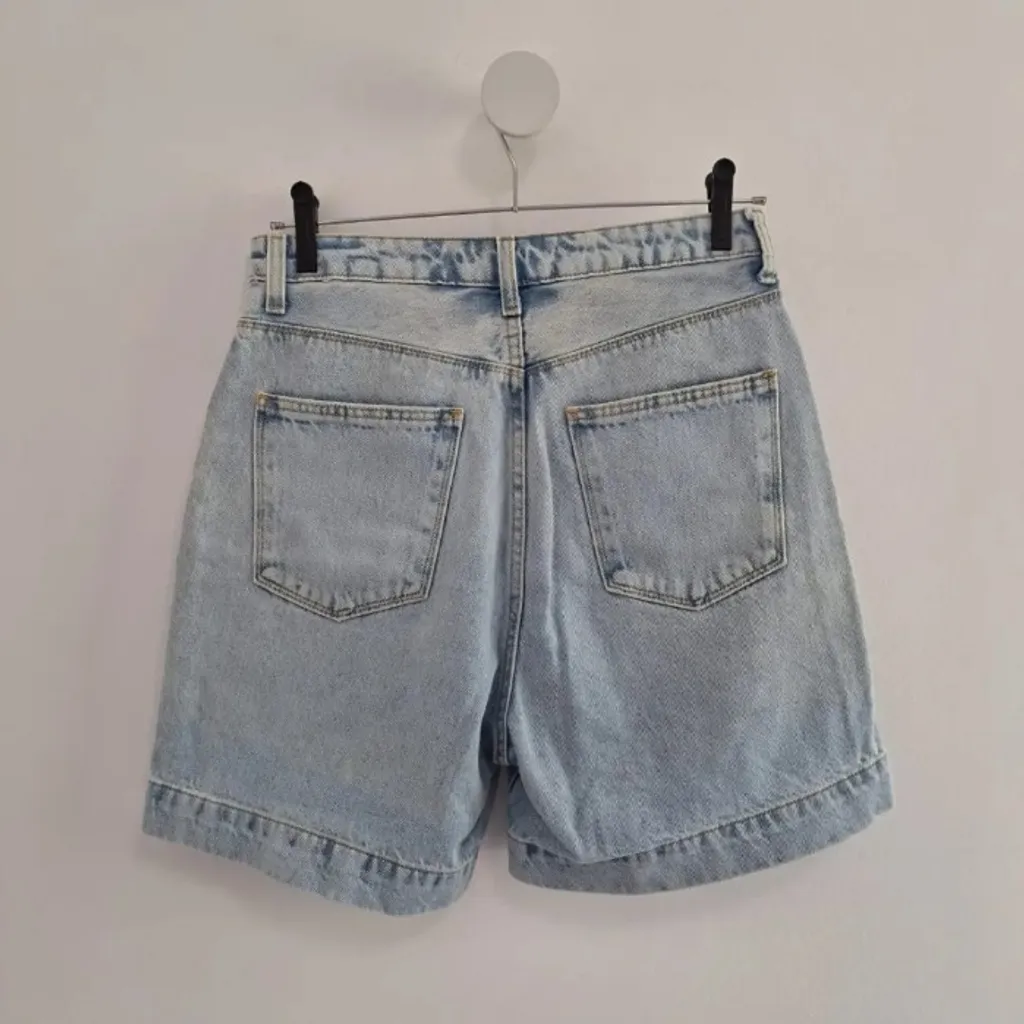 short jeans cintura alta cea