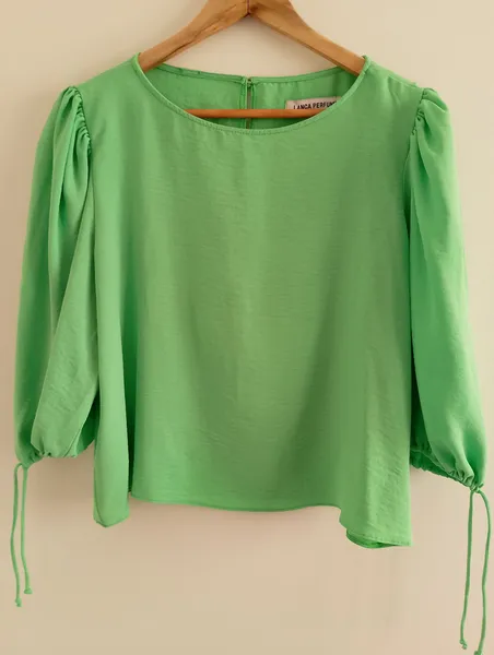 blusa lança perfume verde manga bufante