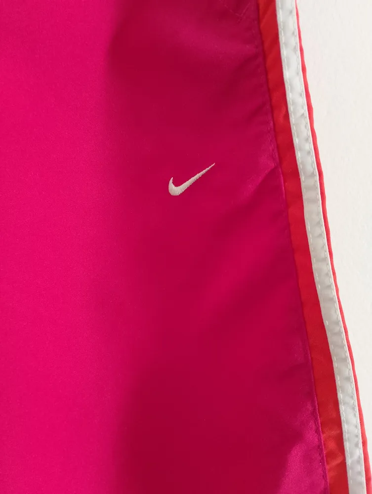 short feminino com bolso lateral nike